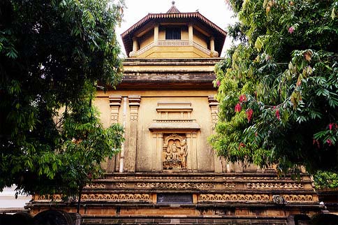 Kelaniya Temple